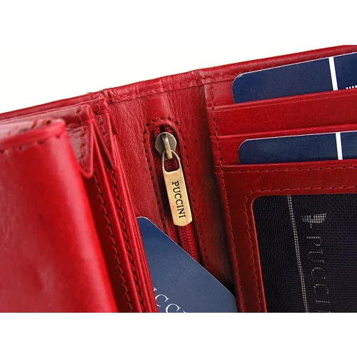Portfel damski z logo PUCCINI MU1958 3 – detal i faktura skóry / PUCCINI MU1958 3 women’s wallet with PUCCINI logo – leather detail